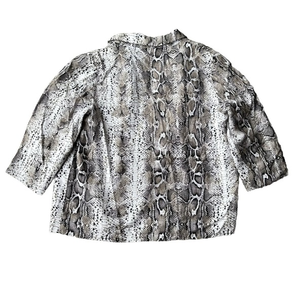Chicos Cardigan Sz 1 Medium Open Front Snake Print 3/4 Sleeve Black White Casual - Picture 4 of 9